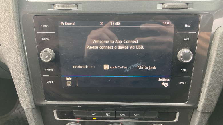 Volkswagen Golf 1.6 TDI SE 5dr [Nav] Diesel Estate